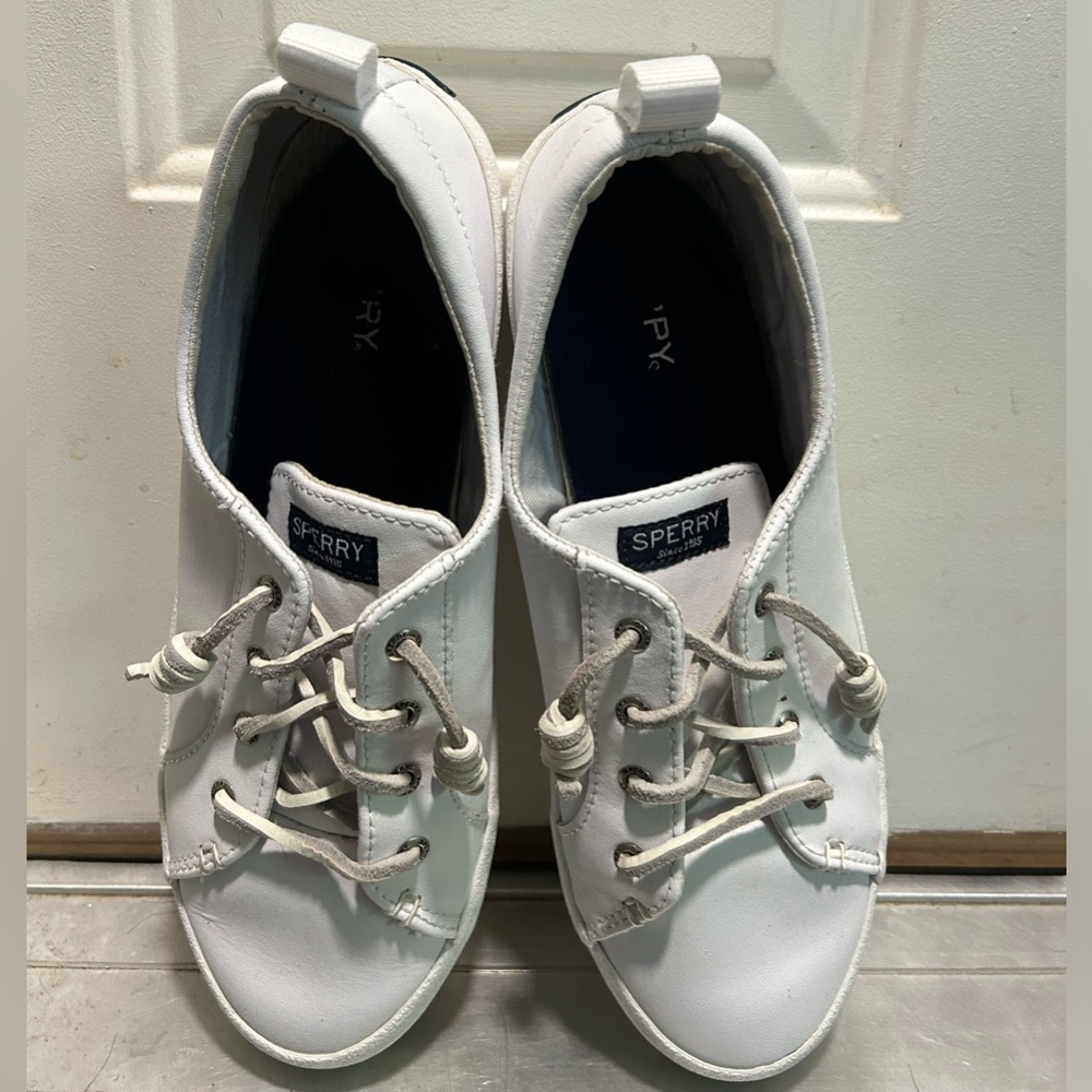 WHITE LEATHER WOMENS SPERRY SHOES SIZE 10